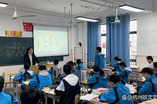 官方：玉昆球员刘宇豪因击打冰桶，予以停赛1场、罚款1万处罚